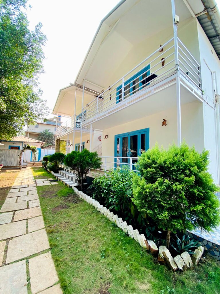 Resort in Morjim garden view